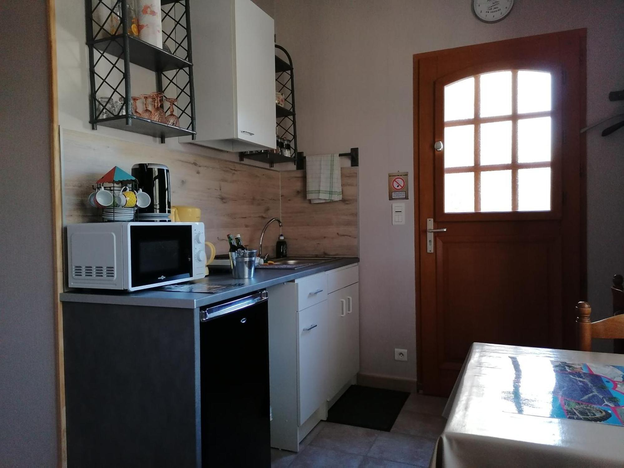 Studio Meuble Independant Chez L'Habitant 尤尚 外观 照片