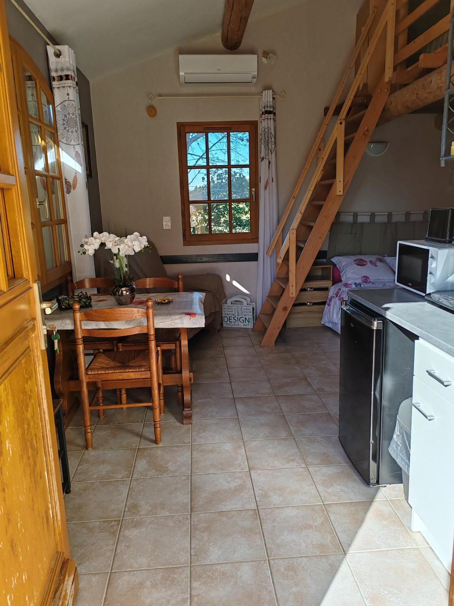 Studio Meuble Independant Chez L'Habitant 尤尚 外观 照片